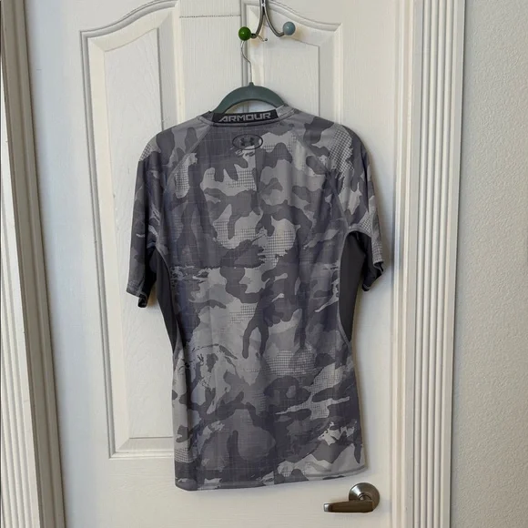 Under Armour Gray Camouflage Compression Top - Picture 4 of 4
